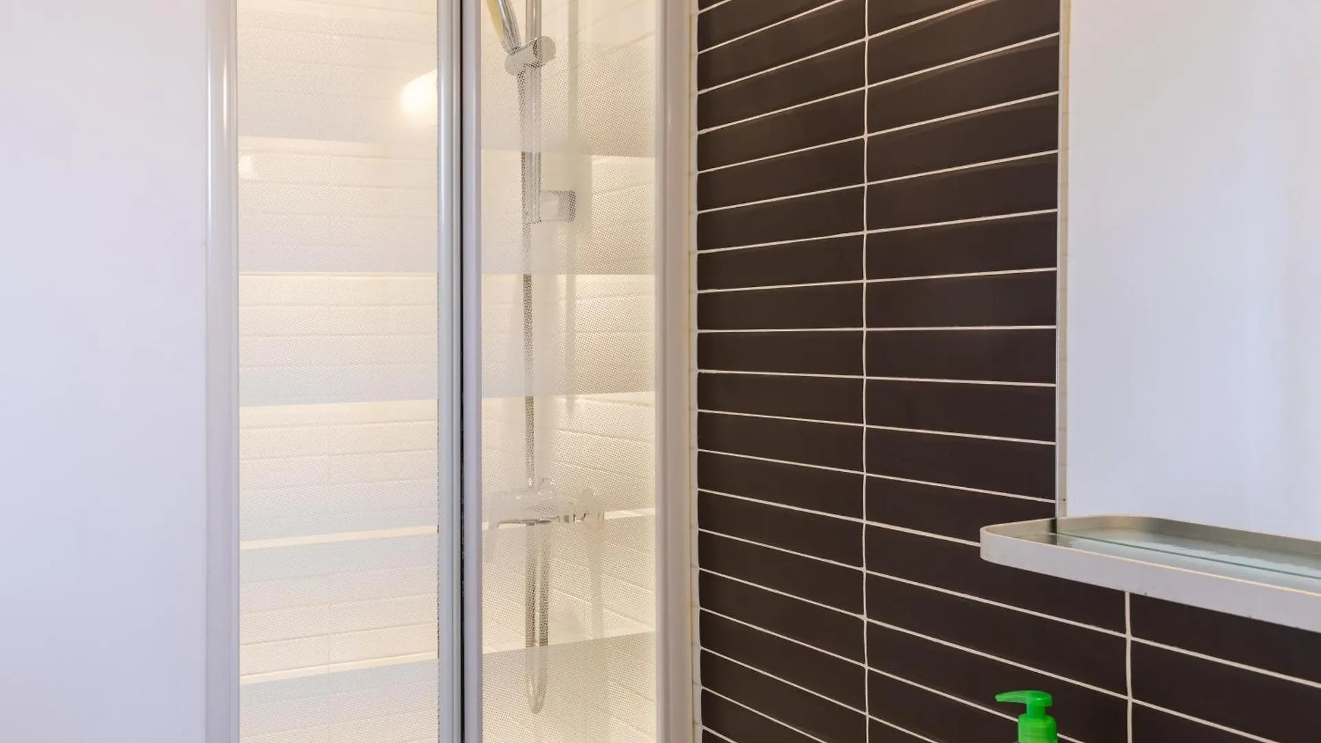Pied-A-Terre Near Bastille & Voltaire Paris 11Th