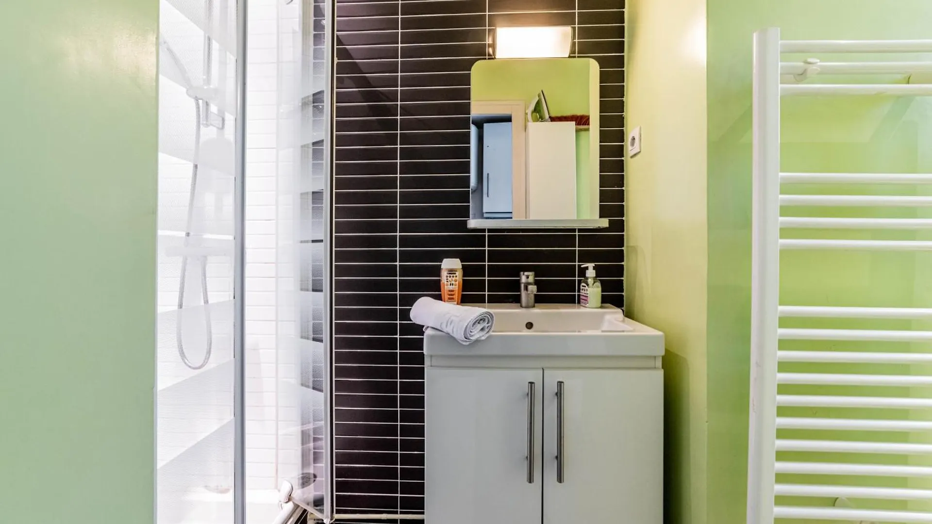 Apartment Pied-A-Terre Near Bastille & Voltaire Paris 11Th