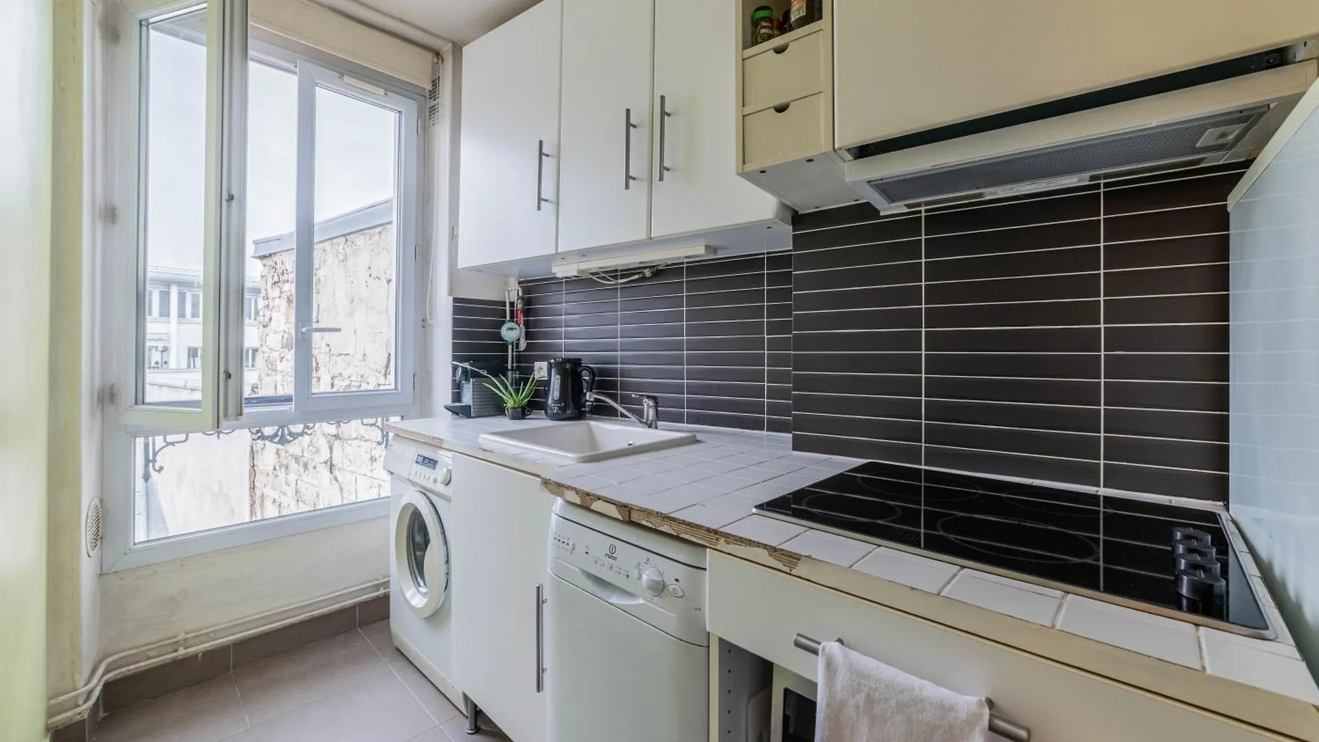 Apartment Pied-A-Terre Near Bastille & Voltaire Paris 11Th France