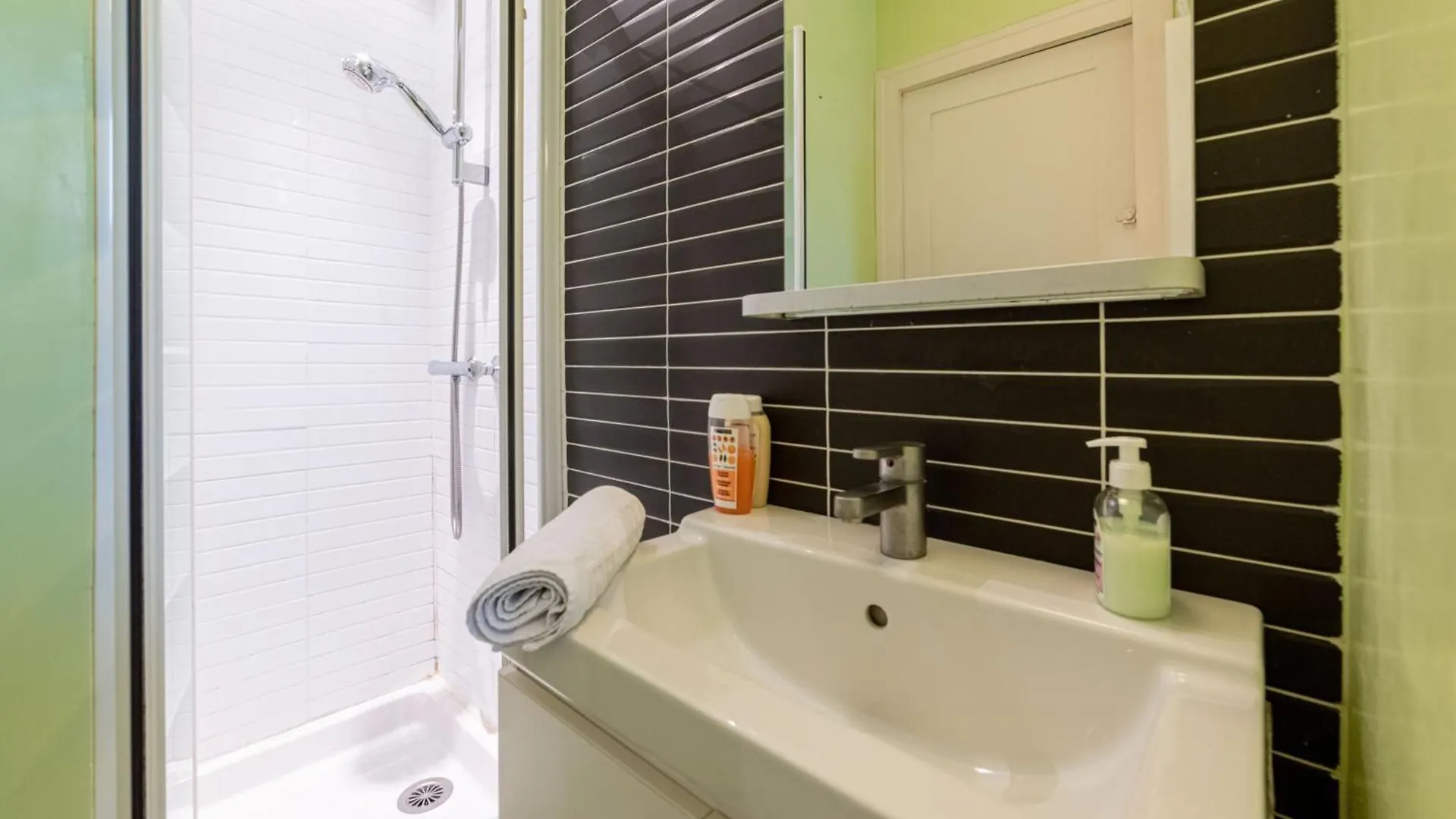 Apartment Pied-A-Terre Near Bastille & Voltaire Paris 11Th