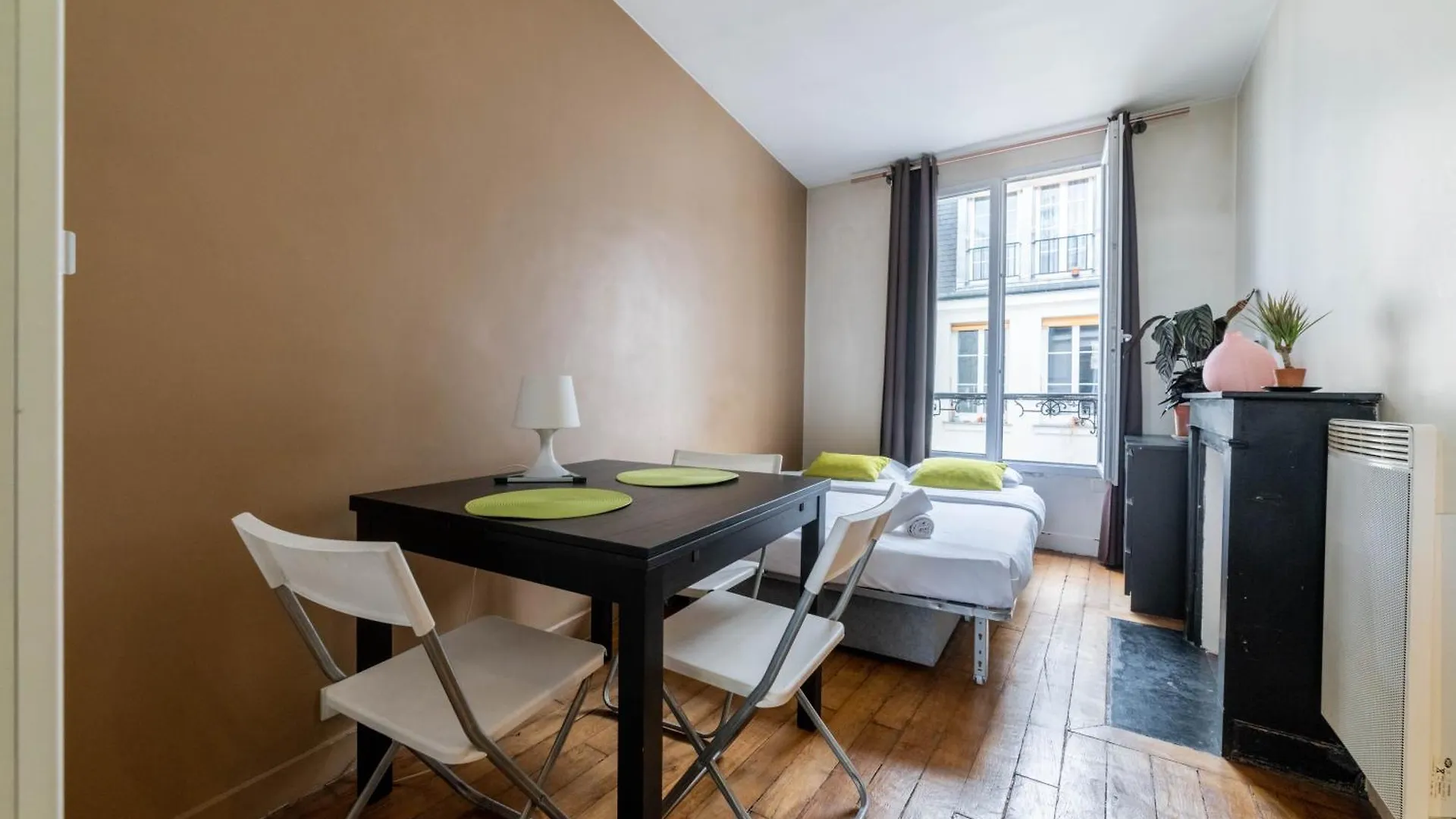 Pied-A-Terre Near Bastille & Voltaire Paris 11Th 0*,