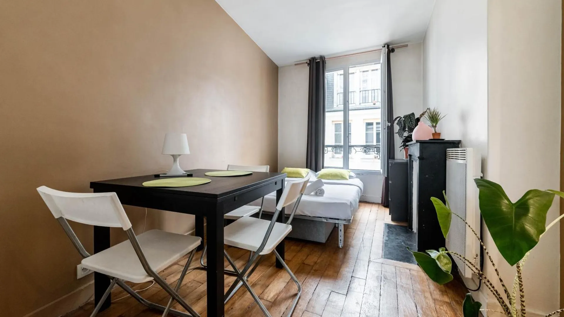 Pied-A-Terre Near Bastille & Voltaire Paris 11Th